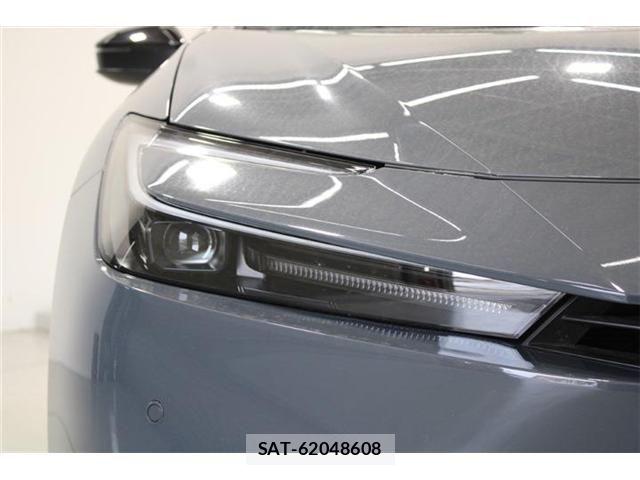 Toyota PRIUS 2023-04 6911480-17