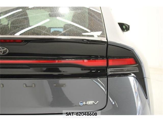 Toyota PRIUS 2023-04 6911480-18