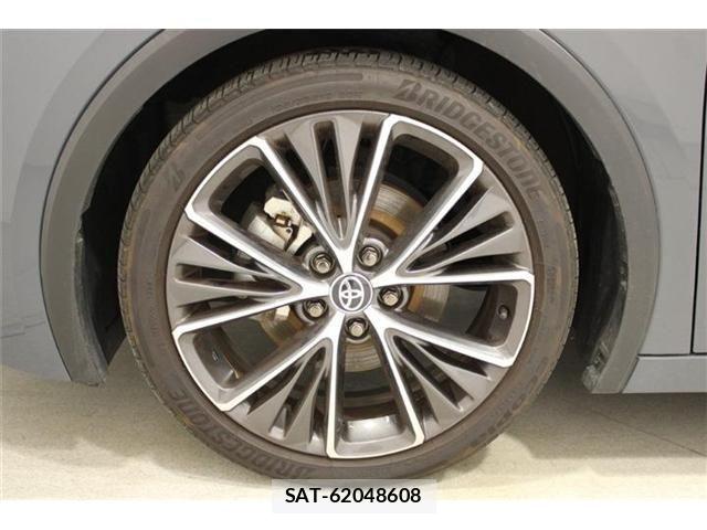 Toyota PRIUS 2023-04 6911480-25
