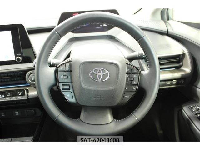 Toyota PRIUS 2023-04 6911480-2