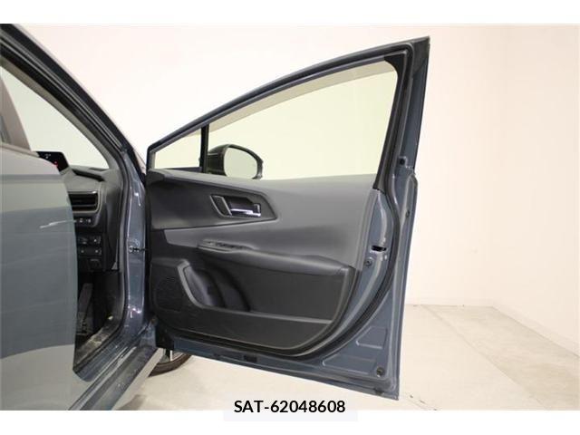 Toyota PRIUS 2023-04 6911480-29