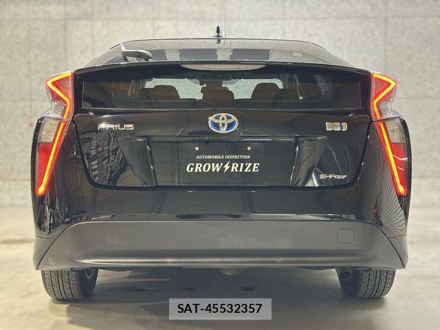 Toyota PRIUS 2016-07 6911494-10