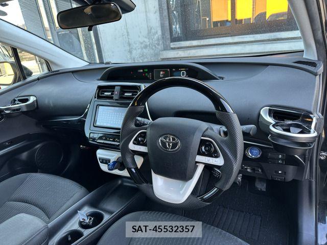 Toyota PRIUS 2016-07 6911494-4