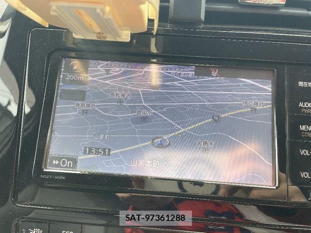 Toyota PRIUS 2016-05 6911489-12