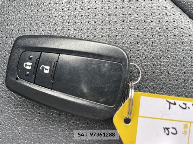 Toyota PRIUS 2016-05 6911489-13