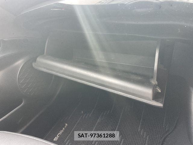 Toyota PRIUS 2016-05 6911489-15
