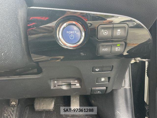 Toyota PRIUS 2016-05 6911489-17