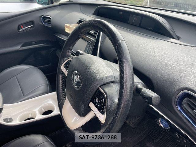 Toyota PRIUS 2016-05 6911489-7