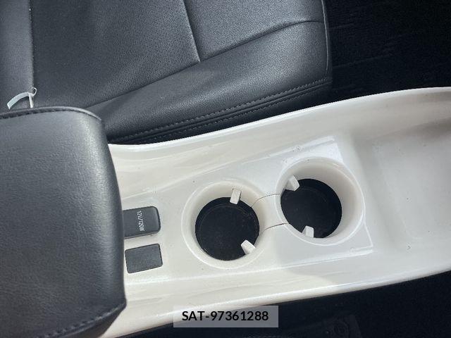 Toyota PRIUS 2016-05 6911489-8