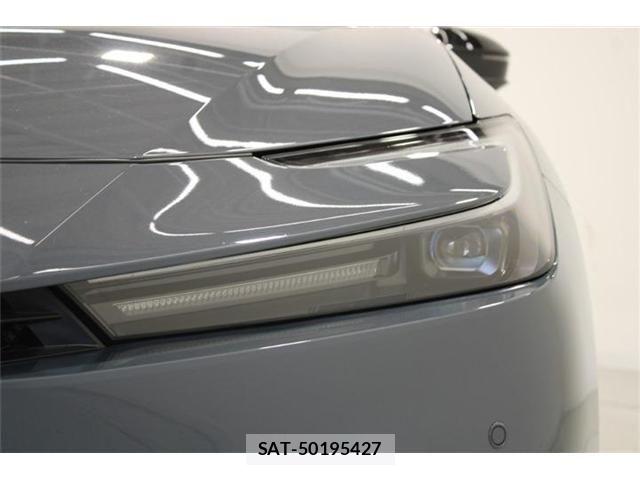 Toyota PRIUS 2023-10 6911481-14