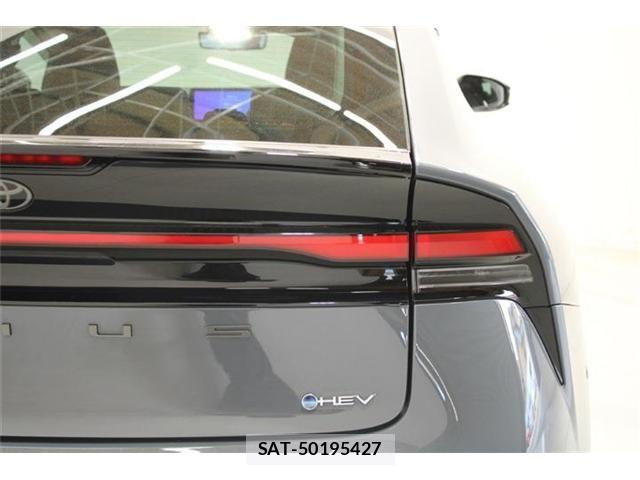 Toyota PRIUS 2023-10 6911481-17