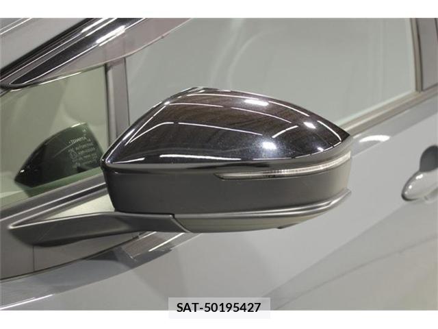 Toyota PRIUS 2023-10 6911481-19