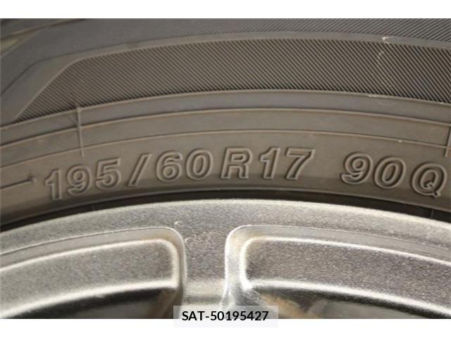 Toyota PRIUS 2023-10 6911481-26