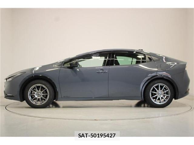 Toyota PRIUS 2023-10 6911481-8