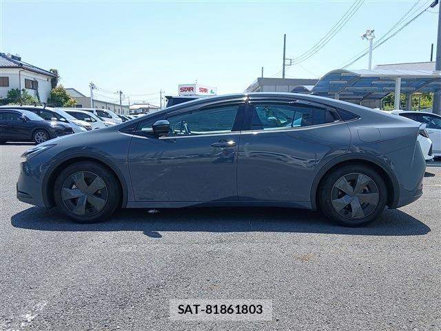 Toyota PRIUS 2023-03 6911484-10