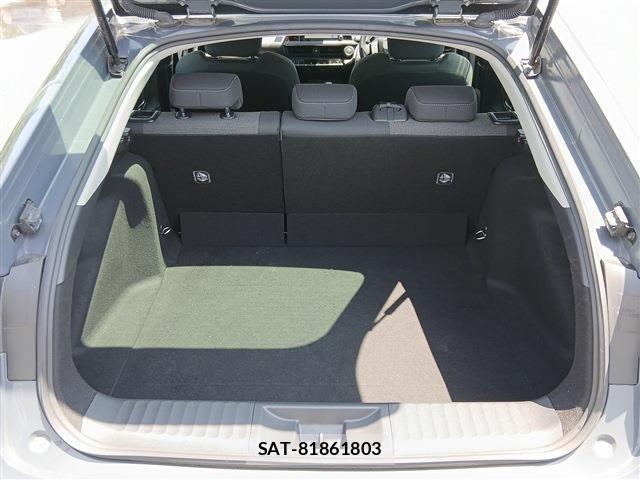 Toyota PRIUS 2023-03 6911484-18