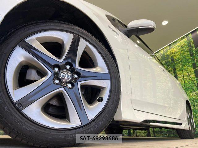 Toyota PRIUS 2019-12 6997429-12