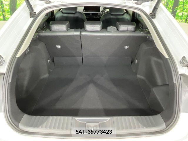 Toyota PRIUS 2023-11 6997422-11