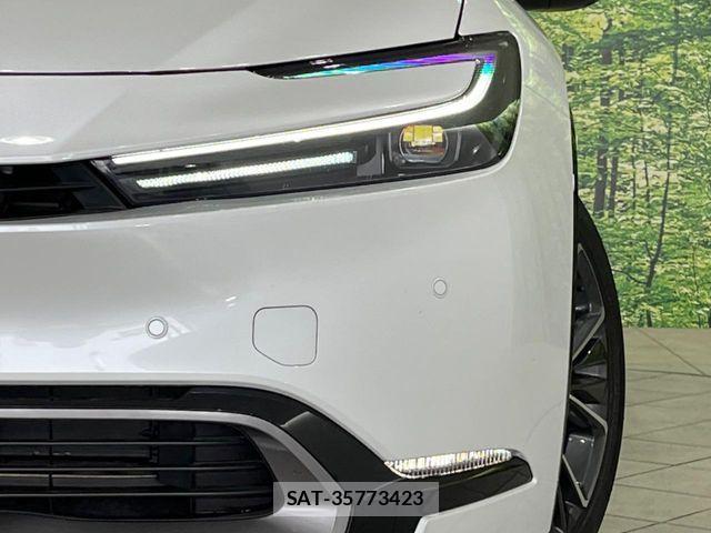 Toyota PRIUS 2023-11 6997422-13