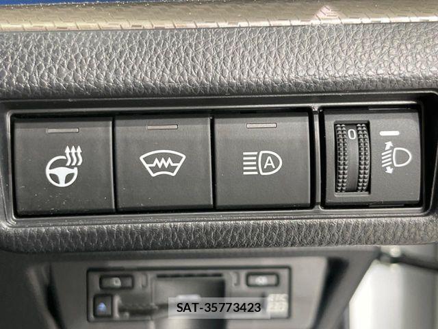 Toyota PRIUS 2023-11 6997422-6