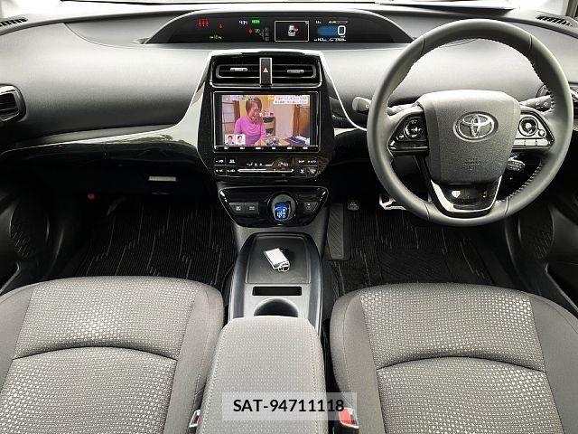 Toyota PRIUS 2021-07 7021297-1