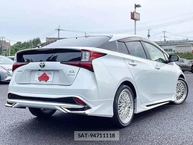 Toyota PRIUS 2021-07 7021297-2