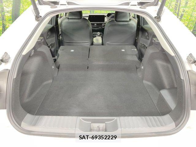 Toyota PRIUS 2024-01 7223877-12
