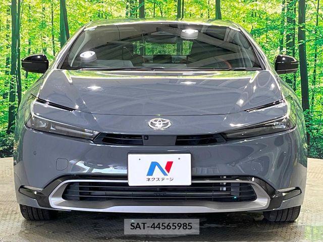 Toyota PRIUS 2023-04 7223873-14