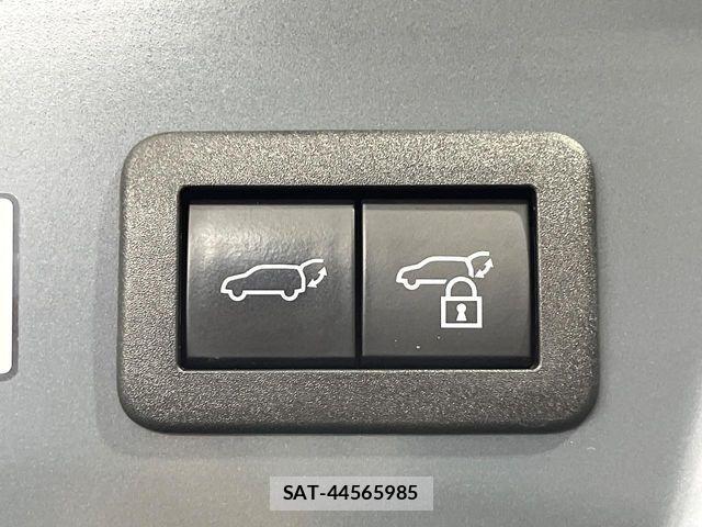 Toyota PRIUS 2023-04 7223873-6