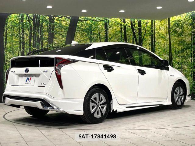 Toyota PRIUS 2018-09 7217906-17