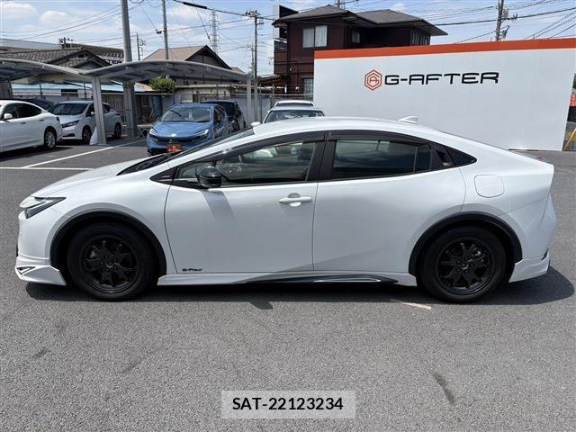 Toyota PRIUS 2023-04 7223875-9