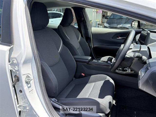 Toyota PRIUS 2023-04 7223875-13