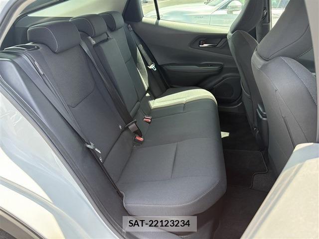 Toyota PRIUS 2023-04 7223875-14
