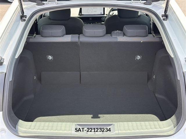 Toyota PRIUS 2023-04 7223875-15
