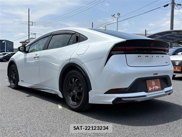 Toyota PRIUS 2023-04 7223875-21