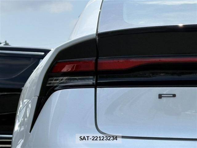Toyota PRIUS 2023-04 7223875-26