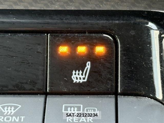 Toyota PRIUS 2023-04 7223875-4