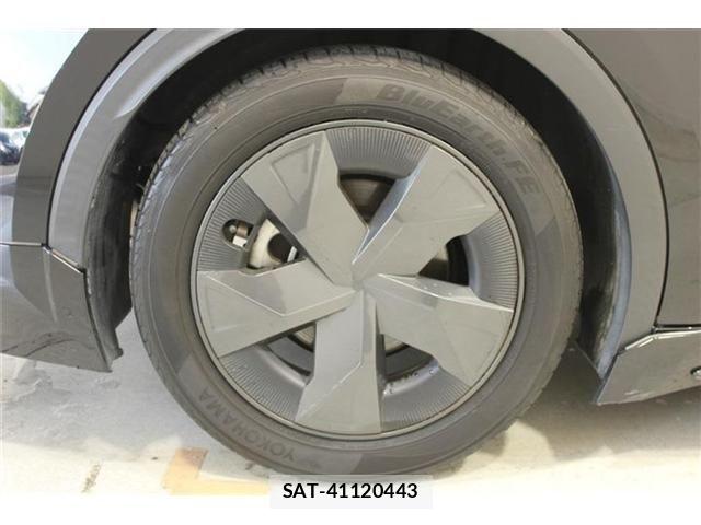 Toyota PRIUS 2023-04 7223880-22