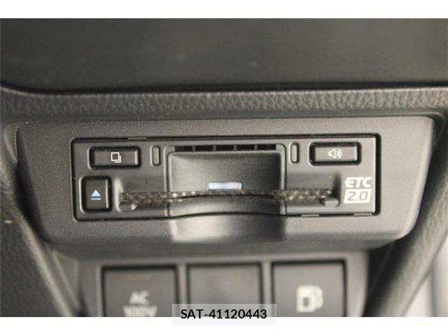 Toyota PRIUS 2023-04 7223880-3