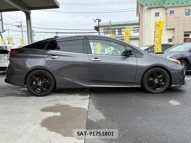 Toyota PRIUS 2019-06 7223867-3
