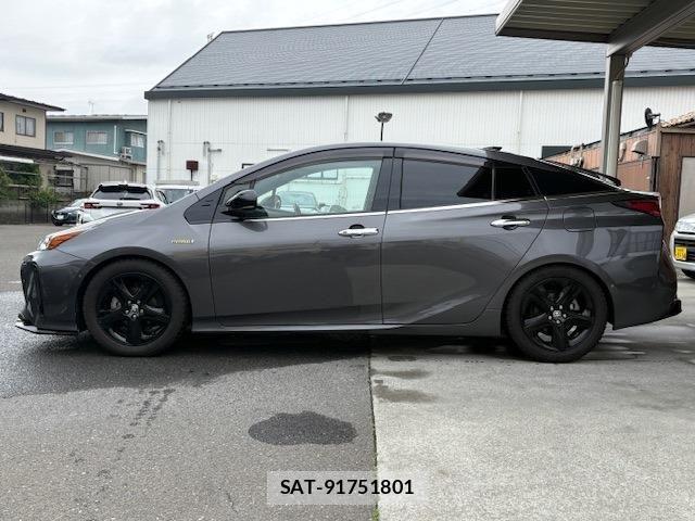 Toyota PRIUS 2019-06 7223867-4