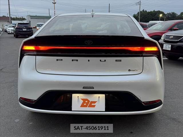 Toyota PRIUS 2023-07 7223882-13