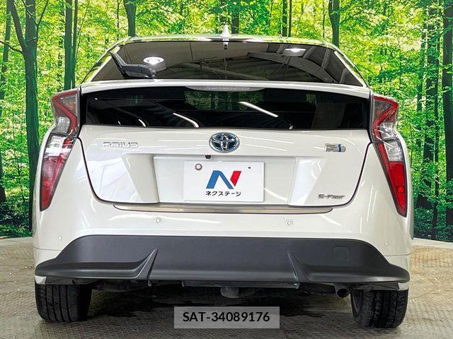 Toyota PRIUS 2016-03 7223863-15