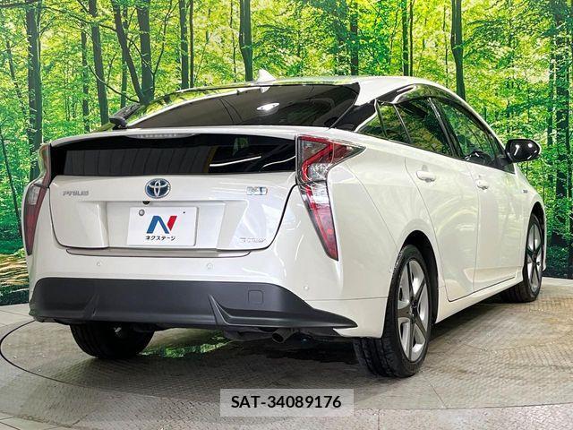 Toyota PRIUS 2016-03 7223863-17