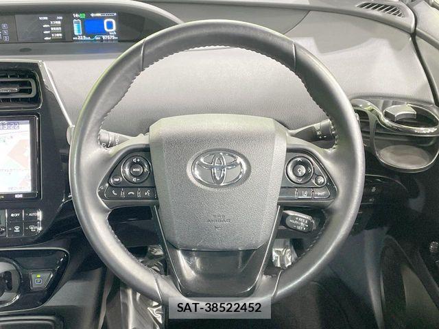 Toyota PRIUS 2019-11 7223866-11