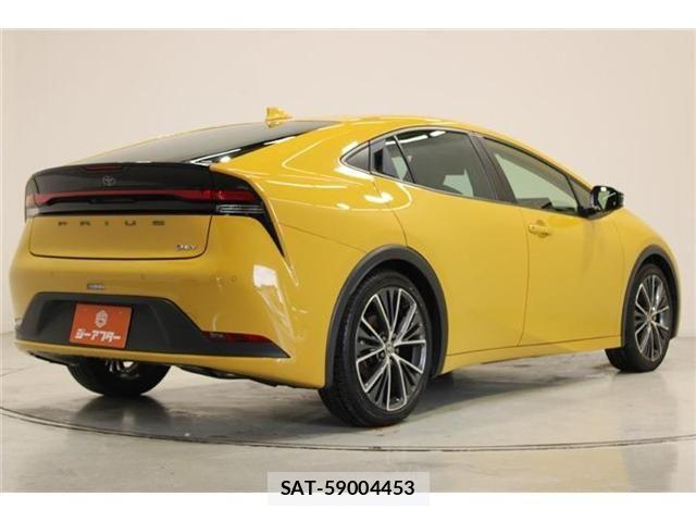 Toyota PRIUS 2023-07 7223878-11