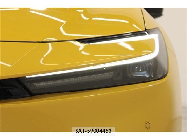 Toyota PRIUS 2023-07 7223878-14