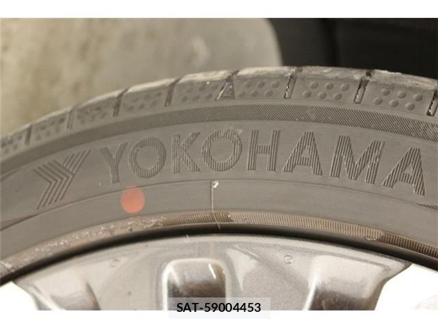Toyota PRIUS 2023-07 7223878-25