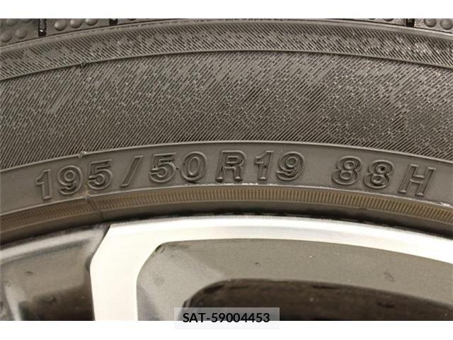 Toyota PRIUS 2023-07 7223878-26