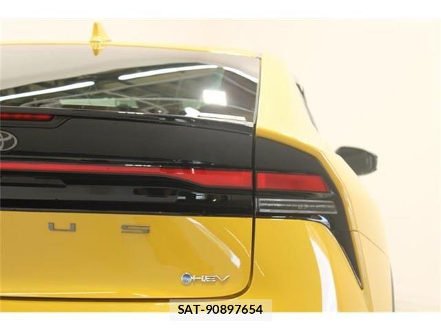 Toyota PRIUS 2024-07 7223881-16